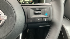 Nissan Qashqai 1.3 DiG-T MH N-Connecta [Glass Roof] 5dr Petrol Hatchback